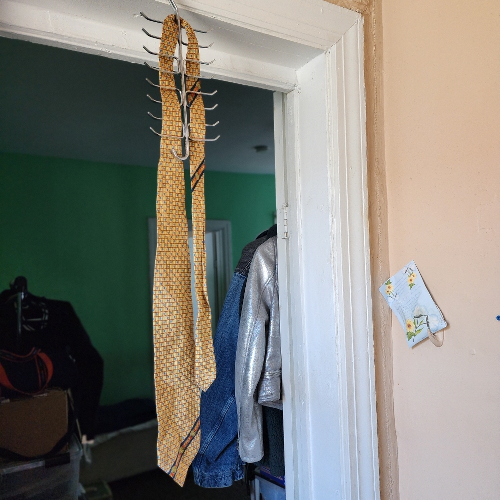 Versace Elegant Yellow Patterned Tie - image 8